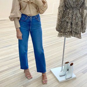 Levi's Ribcage Straight Leg Jean